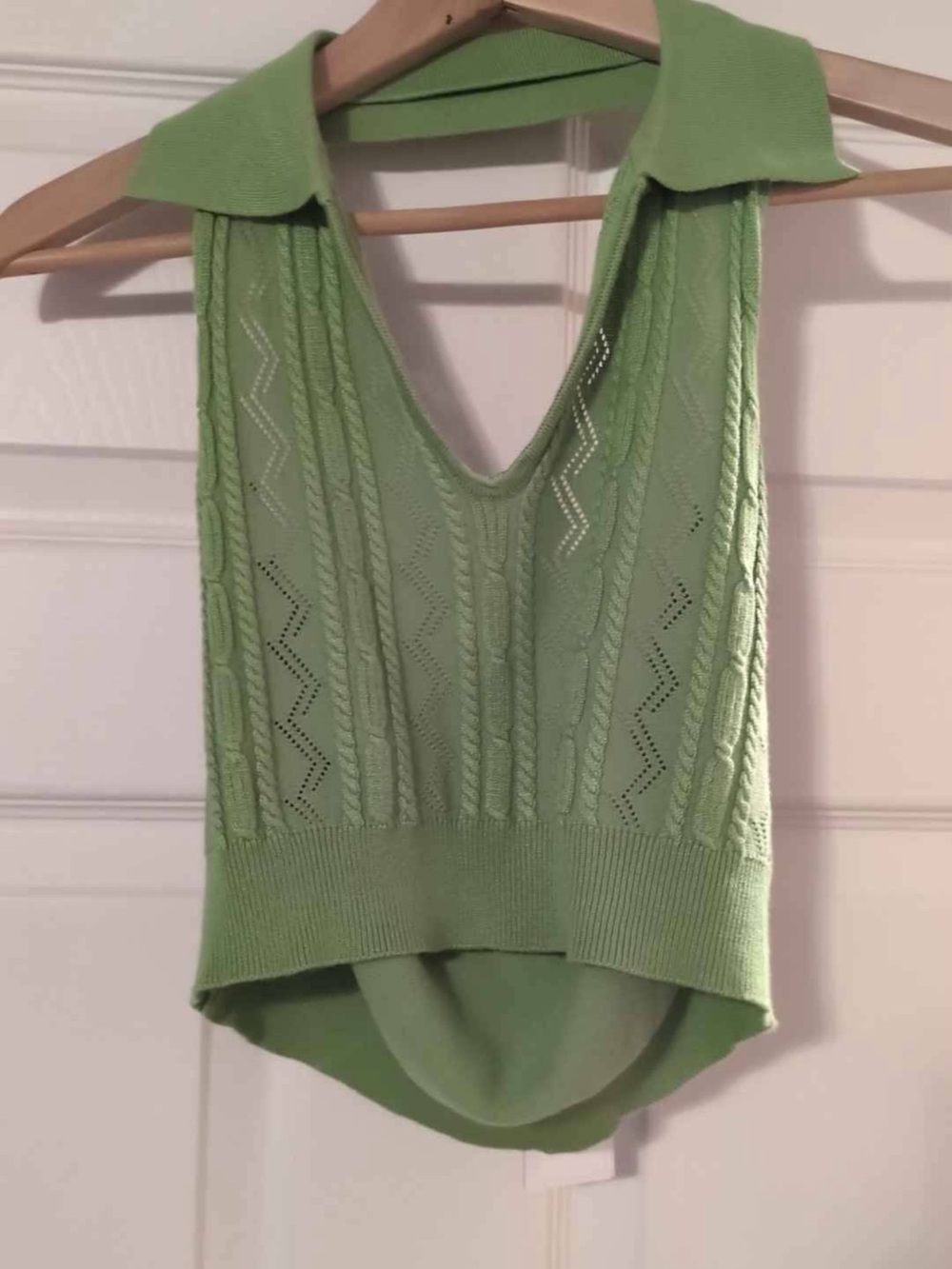 Green Knit Sleeveless Cropped Sweater Tank. NWT